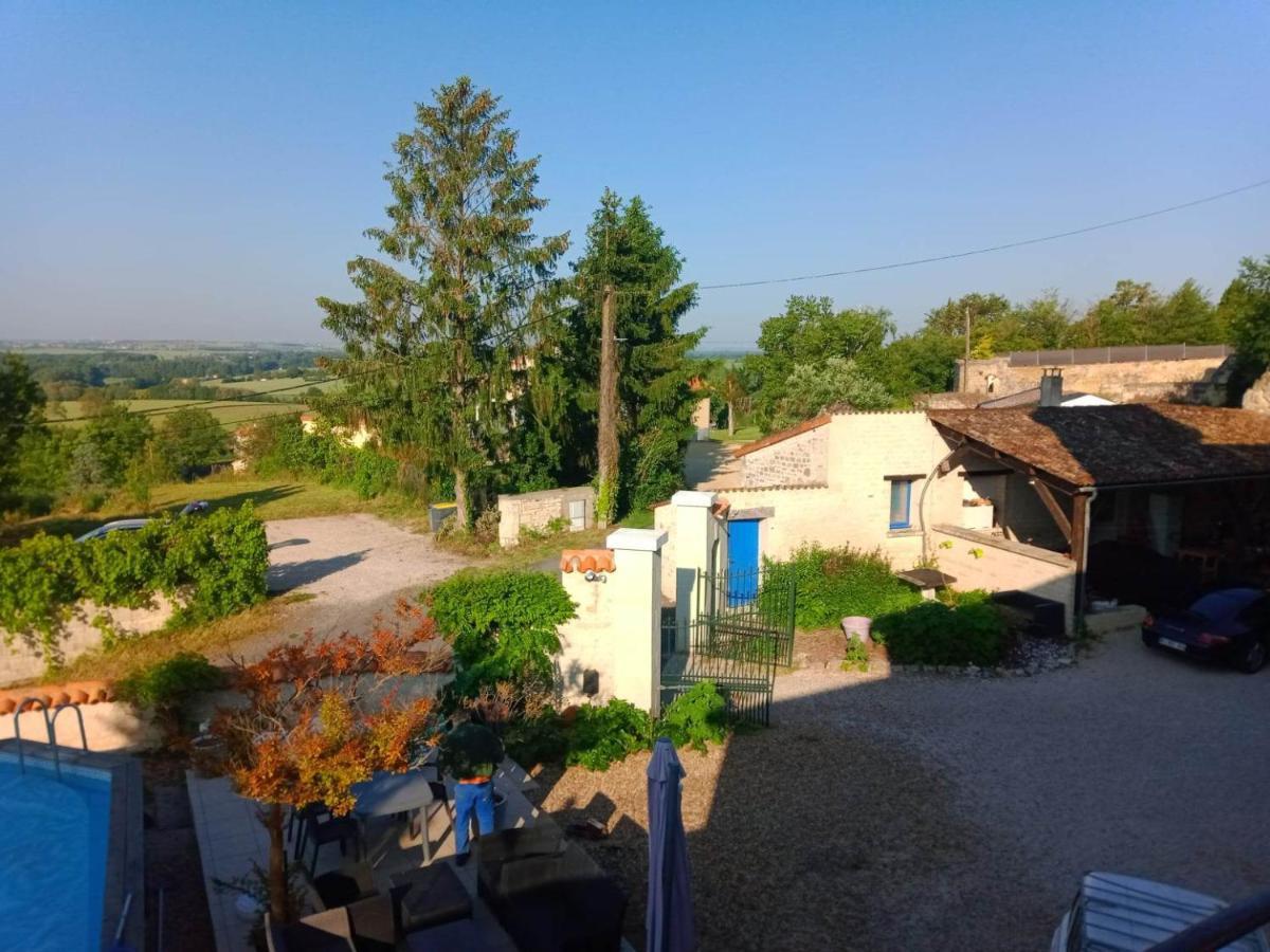 לינה וארוחת בוקר Beaumont  Manoir Le Cristal " Les Entrees Du Futuroscope A Petit Prix מראה חיצוני תמונה