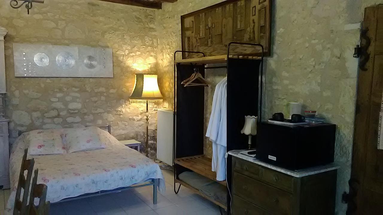 לינה וארוחת בוקר Beaumont  Manoir Le Cristal " Les Entrees Du Futuroscope A Petit Prix מראה חיצוני תמונה