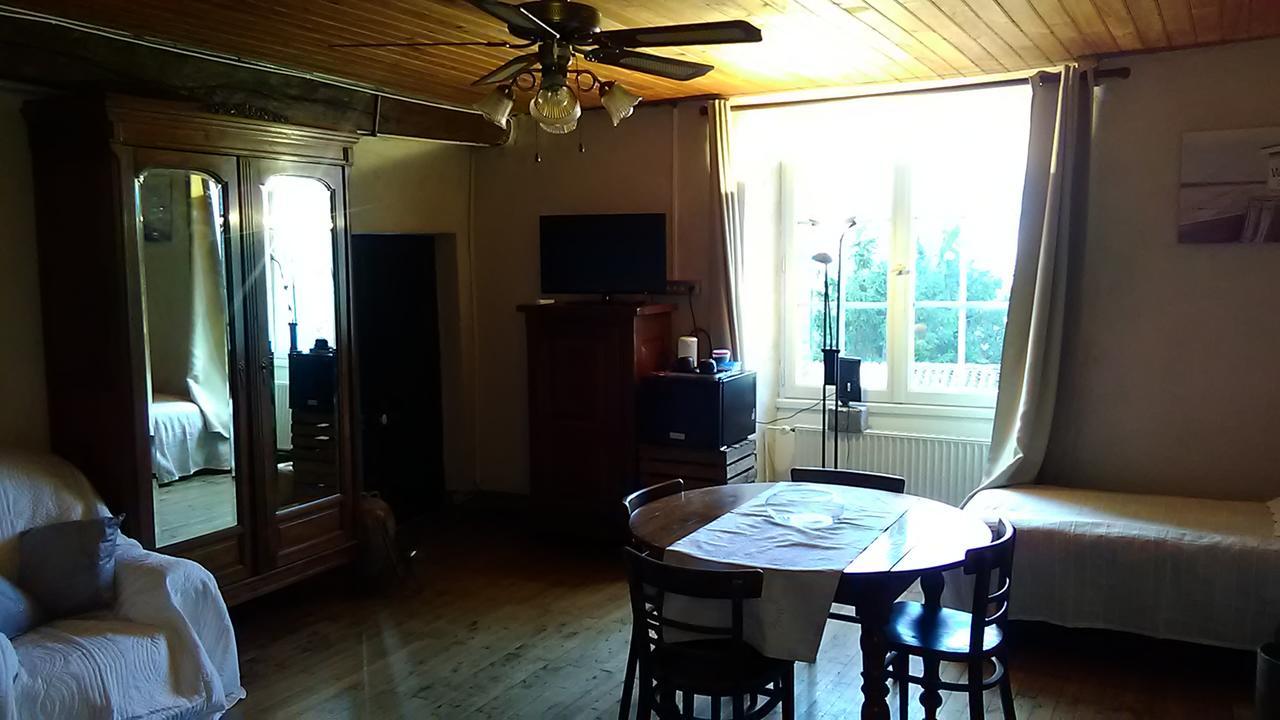 לינה וארוחת בוקר Beaumont  Manoir Le Cristal " Les Entrees Du Futuroscope A Petit Prix מראה חיצוני תמונה