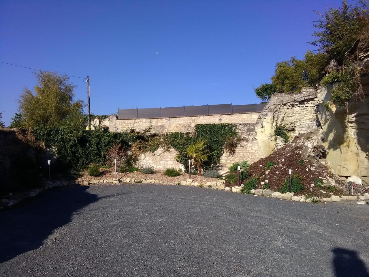 לינה וארוחת בוקר Beaumont  Manoir Le Cristal " Les Entrees Du Futuroscope A Petit Prix מראה חיצוני תמונה